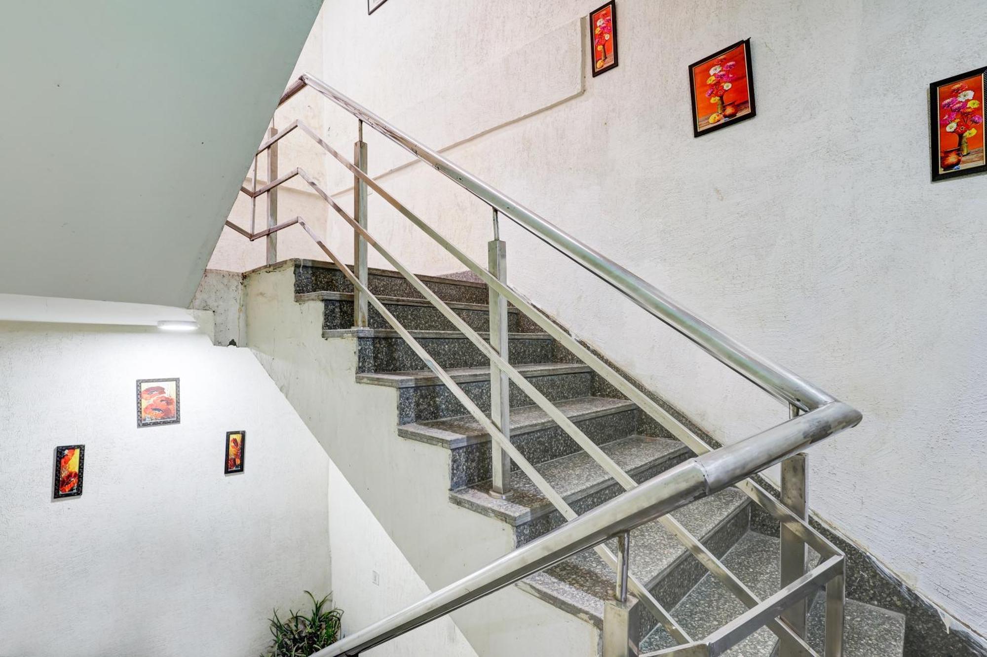 Hotel Aron By The Premium Villa Nova Deli Exterior foto