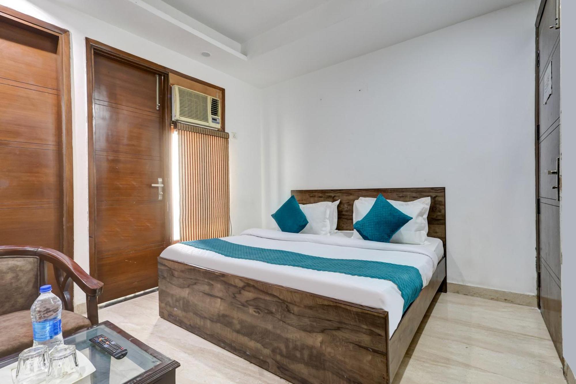 Hotel Aron By The Premium Villa Nova Deli Exterior foto