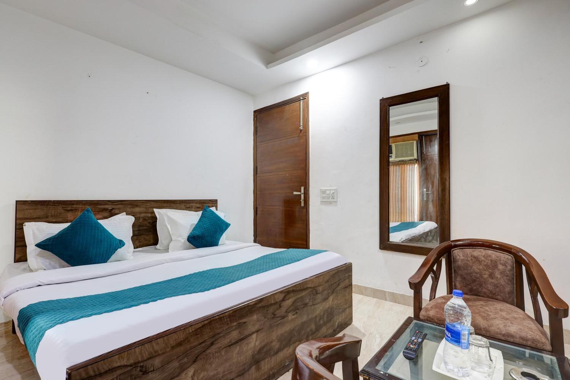 Hotel Aron By The Premium Villa Nova Deli Exterior foto