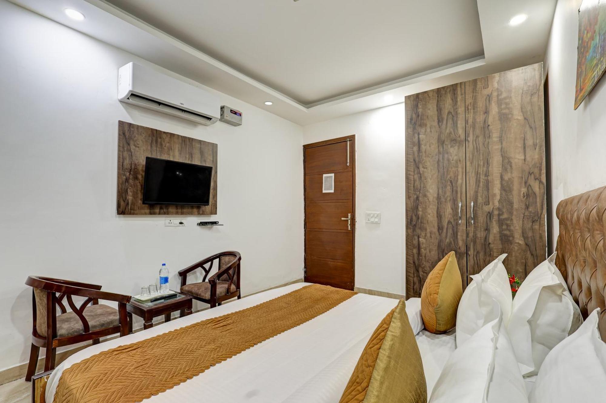 Hotel Aron By The Premium Villa Nova Deli Exterior foto