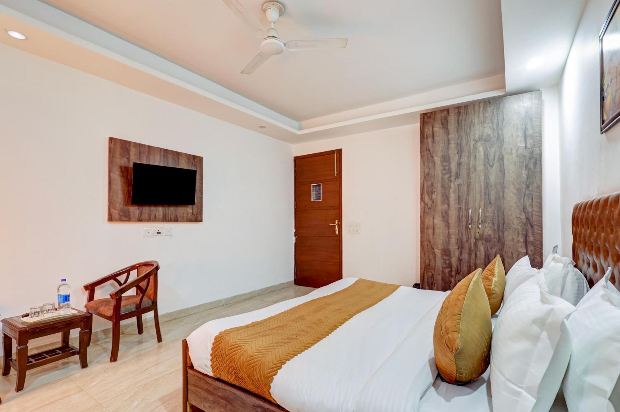 Hotel Aron By The Premium Villa Nova Deli Exterior foto